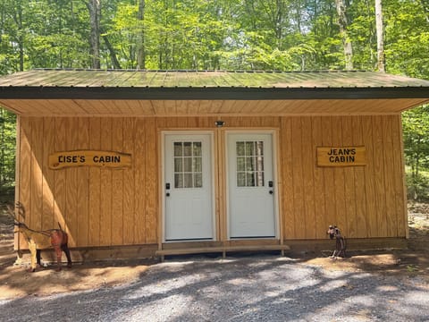 Jean & Lise's Cabin is two individual rooms in one