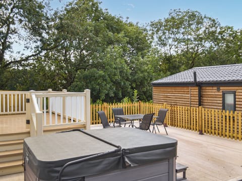 Decking | Hillcrest Caravan - Hill Crest Lodges, Hemswell, near Market Rasen