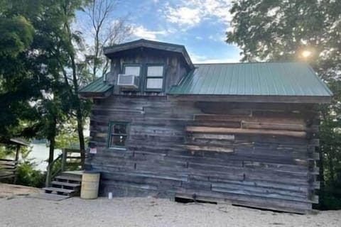 ea4b8d30-b9a3-43a6-884b-8ab0463104fd