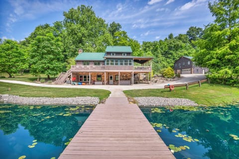 The Main Cabin at The Hideaway