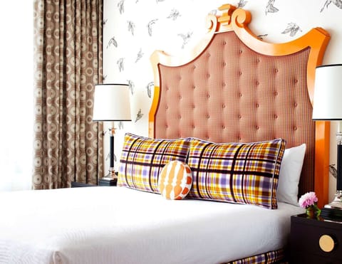 Unit with 2 Queen size beds. Exact unit will be assigned upon arrival. Views, colors and decor may vary.