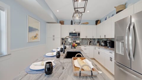 Plenty of space at the island for dining and prepping...