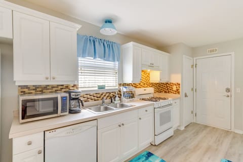 Kitchen | Coffee Maker | Blender | Crockpot | Toaster | Cooking Basics