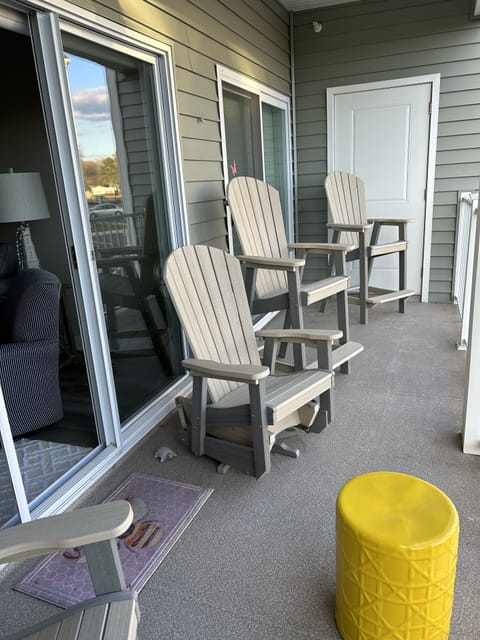 Bedrooms both have balcony access