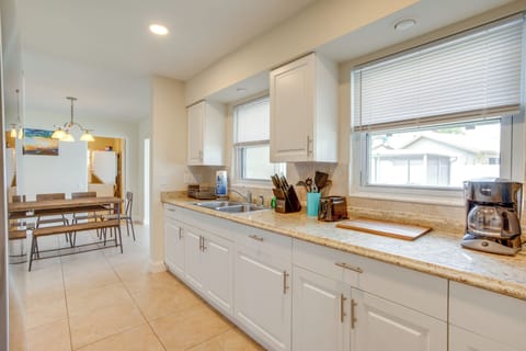 Kitchen | Drip Coffee Maker