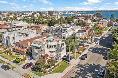 Three story duplex town home in Pacific Beach, located just a few blocks from the white sandy beaches of Mission Bay and the Pacific Ocean. 