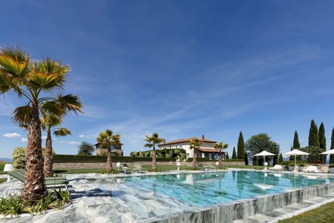 Building Exterior, Hot Tub, Main Entrance, Planimetry, Spring, Summer, Wellness