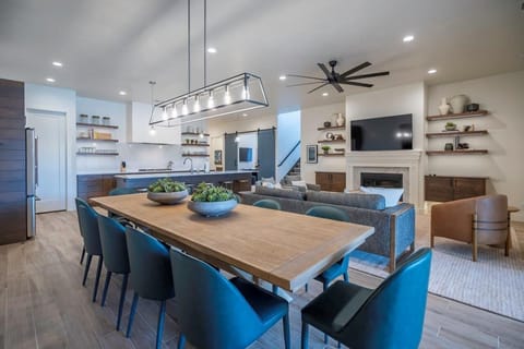 Dining room seating for up to 10