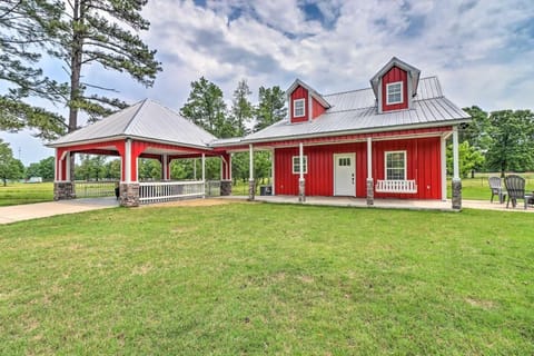 Welcome to Catch A Good Time, a family-friendly modern retreat at Greers Ferry Lake