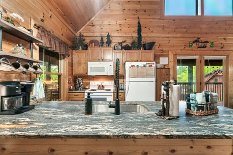 Duo Keurig for single cup or full pot.  Help yourself to the variety of teas too