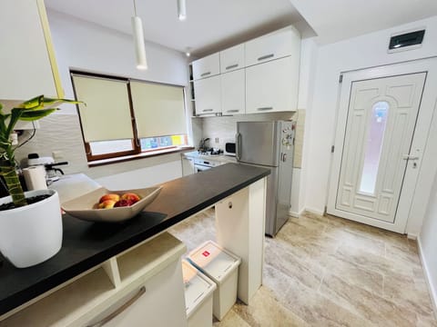 Kitchen - Ground Floor - Apartment access