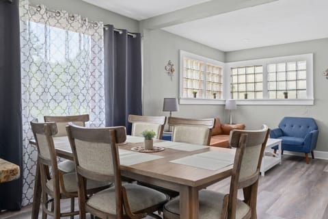 Inviting dining space with seating for six – perfect for family meals or catching up with friends