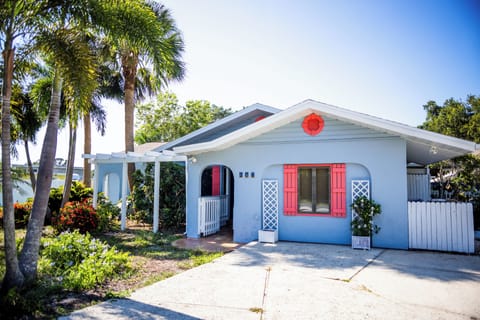 Street view front of house