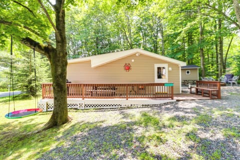 Pocono Lake Vacation Rental | 3BR | 2BA | Step-Free Access | 1,056 Sq Ft