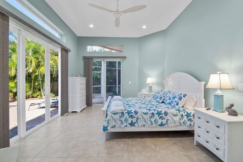 Master bedroom- King bed with direct access to outdoor patio