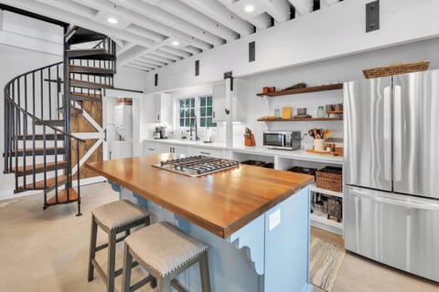 Kitchen with bar stool seating