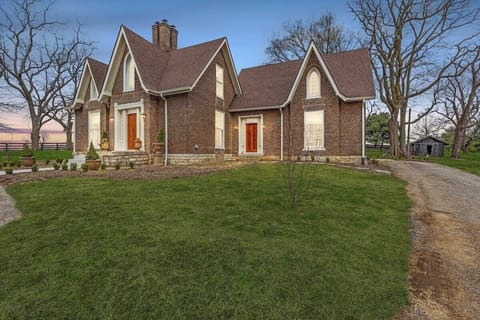 Nighttime/Country Sounds at The Shanklin House is something every guest has to experience! 