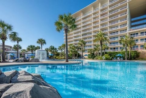Large lagoon pool