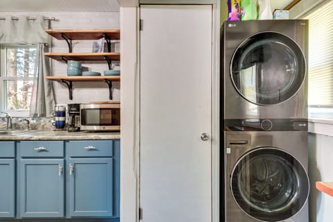 Laundry Area | Washer/Dryer | Hangers | Trash Bags/Paper Towels
