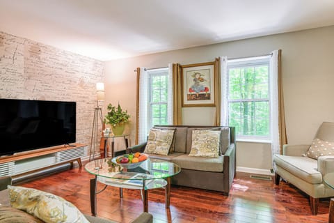 Columbia Vacation Rental | 3BR | 1.5BA | Stairs Required | 1,500 Sq Ft