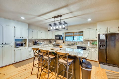 Kitchen | Basic Cooking Essentials | Breakfast Bar | Dishwasher