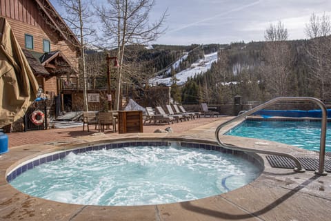 Immerse yourself in the Mountain View while soaking up a few rays.