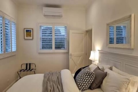 Master Bedroom (1)