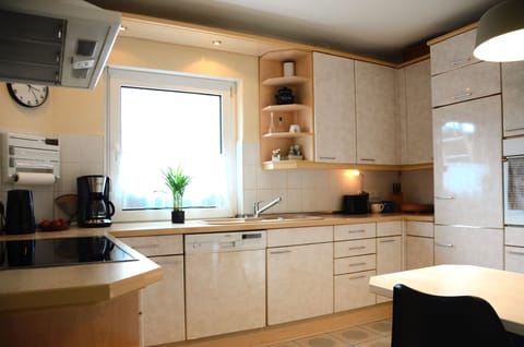 Your fully equipped kitchen (1)