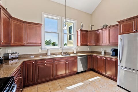 WH3063: Mi Casa Bella - Ocean | Top Level Kitchen