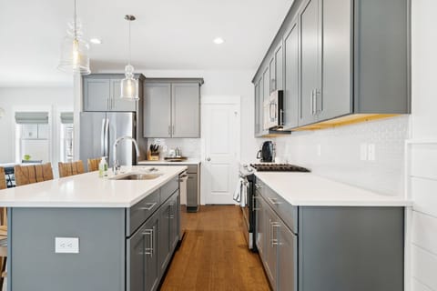 Fully applianced kitchen