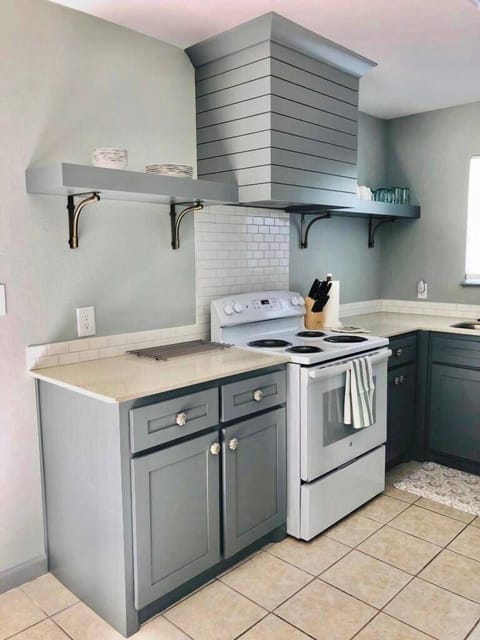 nice full size kitchen