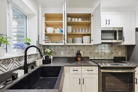 Kitchen | Dishwasher | Cooking Basics/Spices | Blender | Keurig Coffee Maker