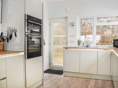 Kitchen | The Dawn, Looe