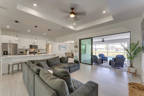 Living Room | Free WiFi | Smart TV | Central A/C