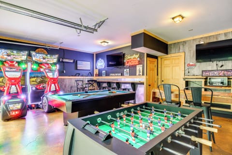 Sevierville Vacation Rental | 4BR | 3BA | 2,470 Sq Ft | Stairs Required