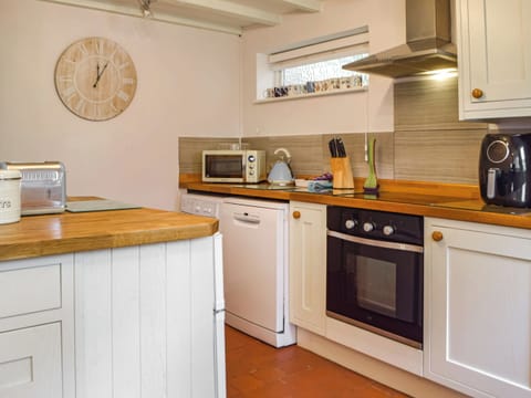 Kitchen | Penlan Cottage, Cwrt-newydd
