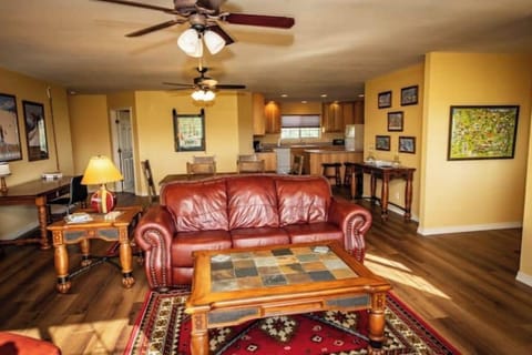 Comfortable furniture. Two ceiling fans in Great Room.