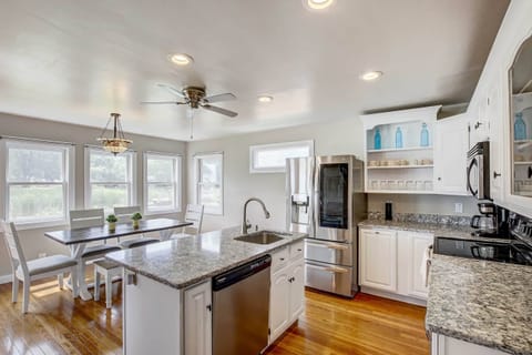 12 - Kitchen and Dining