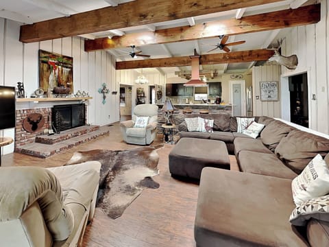 Welcome to Casa Devine View!