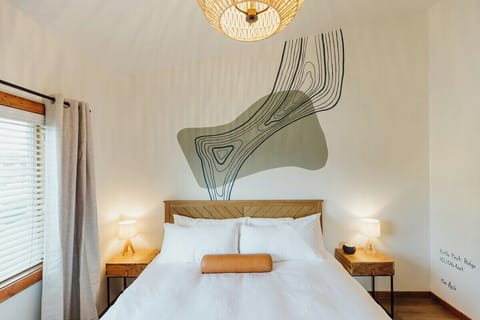 [Bedroom] Sleep well in our 100% organic cotton, high thread count sheets.