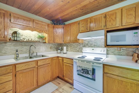 Kitchen | Cooking Utensils | Dishware & Flatware | Spices | Toaster