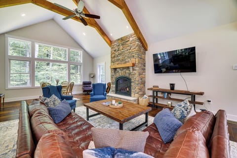 Cresco Vacation Rental | 5BR | 4BA | Stairs Required | 3,507 Sq Ft