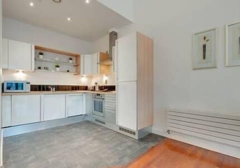 Bright well-equipped kitchen