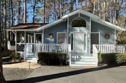 House Front/Driveway