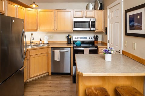 Fully Equipped Kitchen with Modern Appliances
