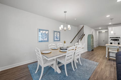 Have breakfast every morning at the bar before heading out to the beach!