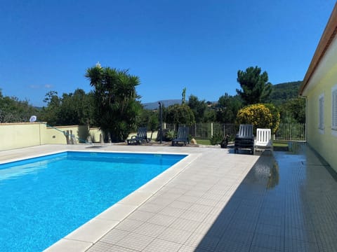 piscina privada 12x8 m