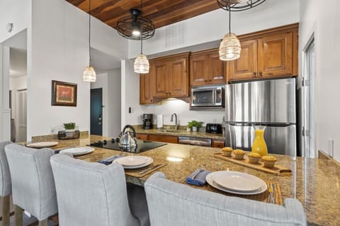 From homemade meals to local takeout, enjoy it all in comfort with ample space to gather