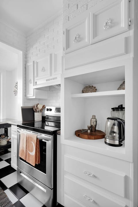 fully equipped kitchen!