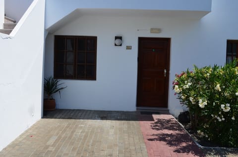 Lagoverdesuites B1 front entrance